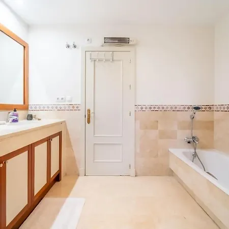 Apartment Elegant 3bedroom In La Quinta Marbella Malaga